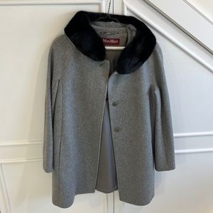 MaxMara 100% cashmere and fur at collar coat grey size 2